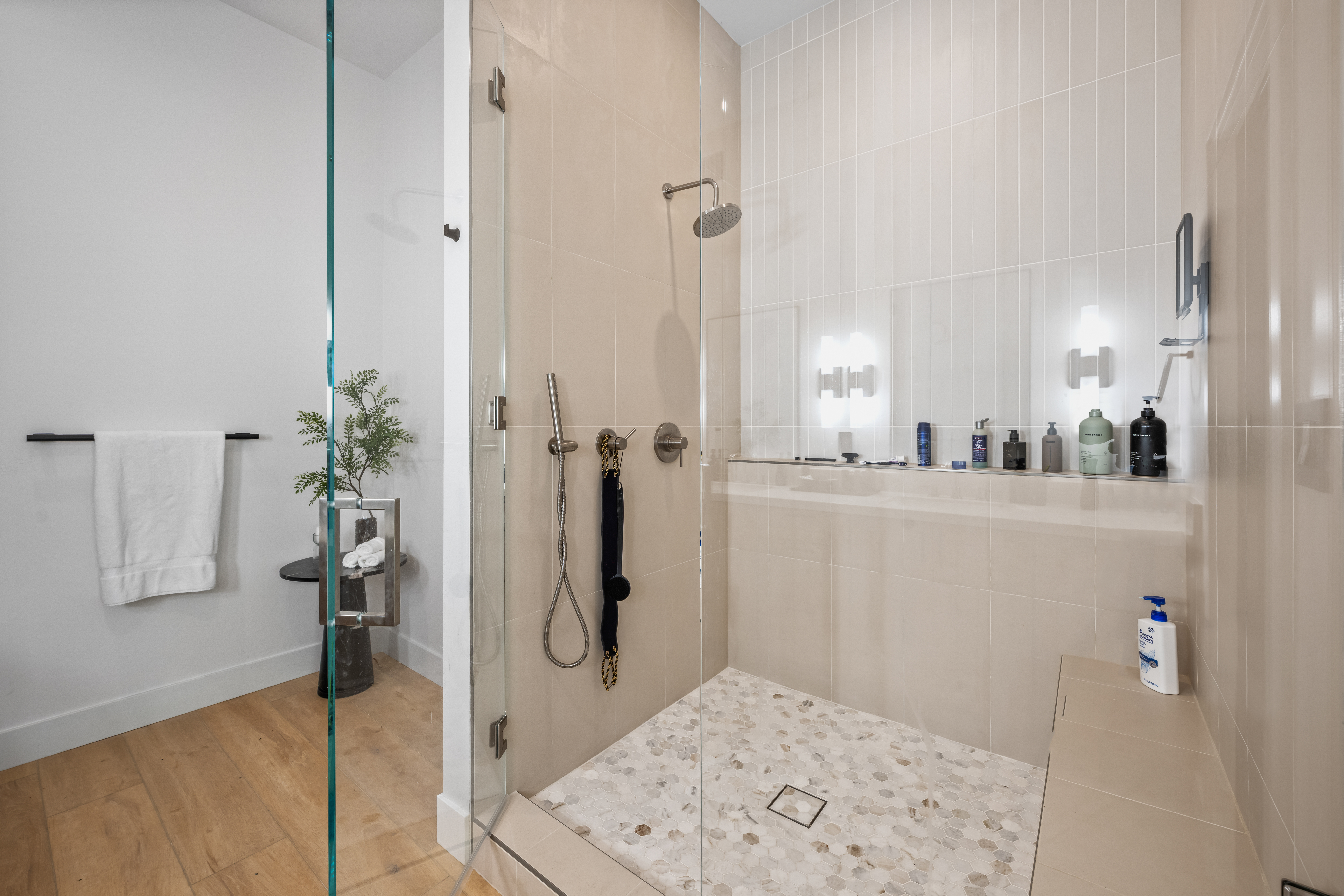 Arabian Crest Drive full home renovation photo 6