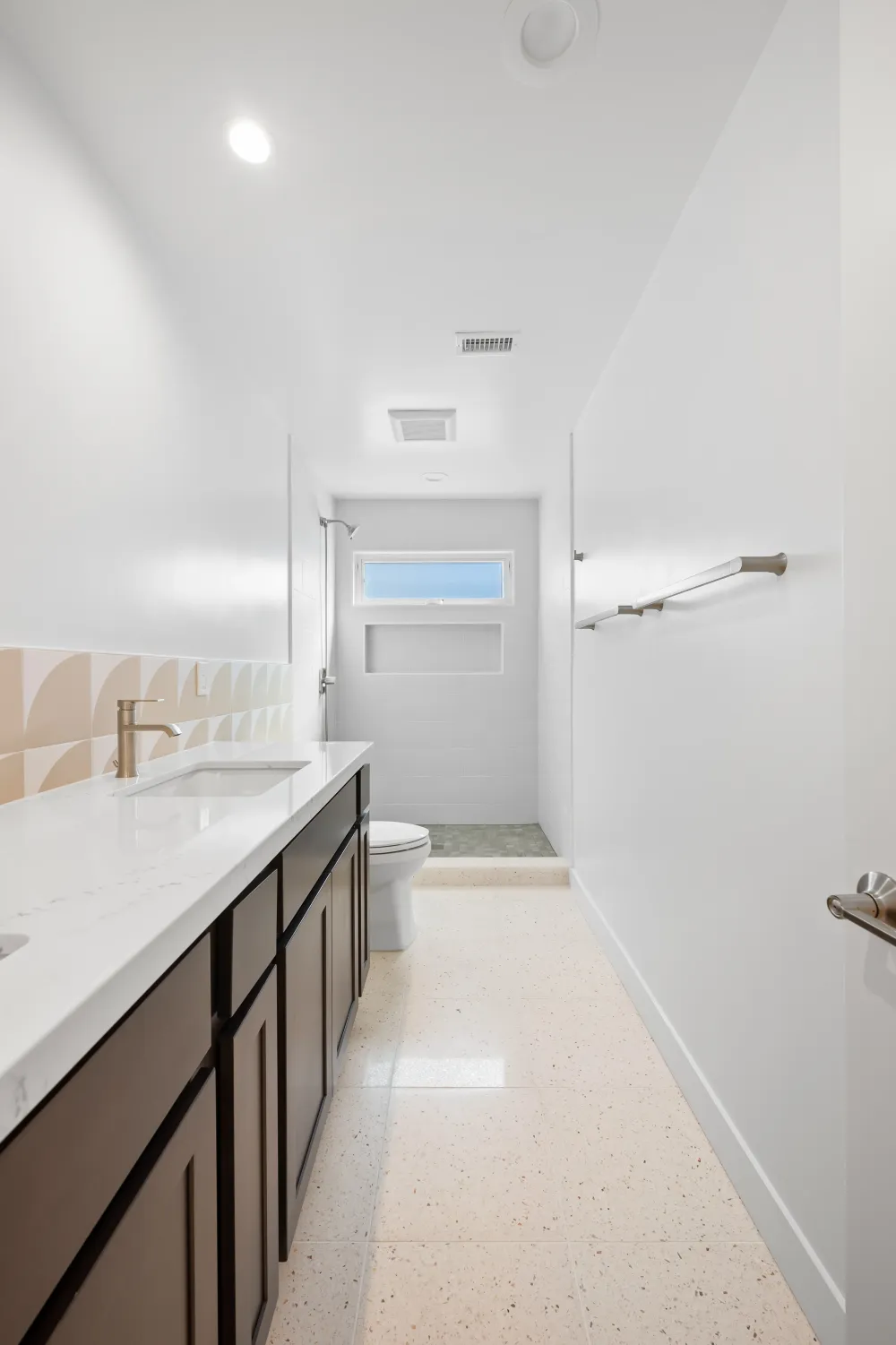 Dixie Drive home renovation remodel in Pacific Beach — photo 16