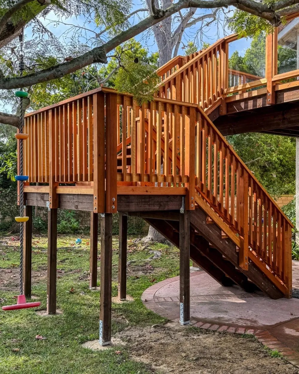 Hill Street deck photo 1