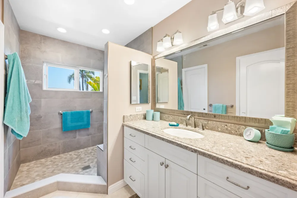 Lark Street bathroom remodel in San Diego — photo 1
