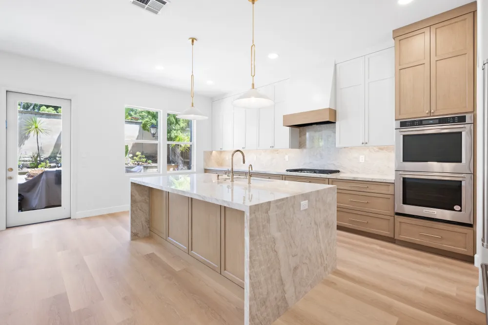 Pipilo Street kitchen remodel photo 1